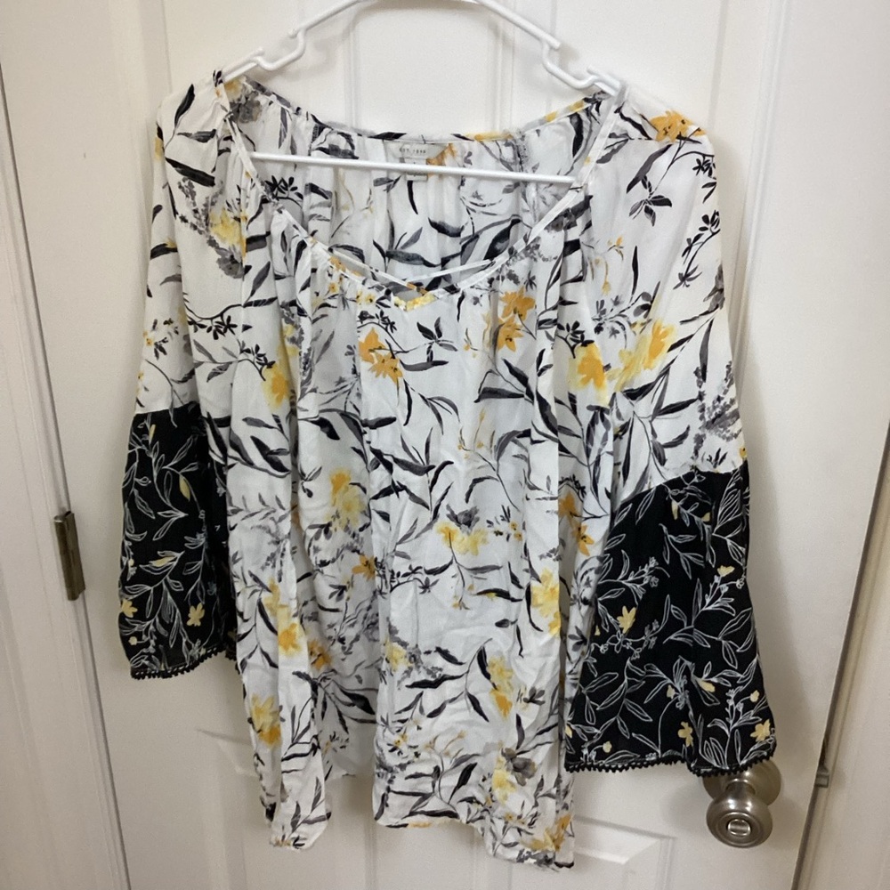 Elegant Floral Women's Blouse - Black, White, Yellow